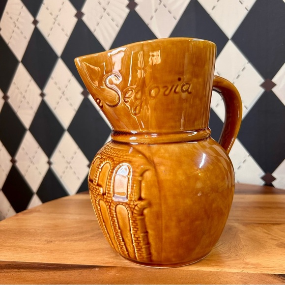 Gil Vargas Jug/ Vase Vintage but Like New - Picture 4 of 7